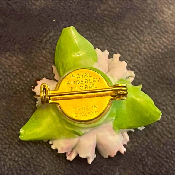 Set of 5 VTG Royal Adderley and Staffordshire-style Bone China Women’s Pins - Picture 10 of 10